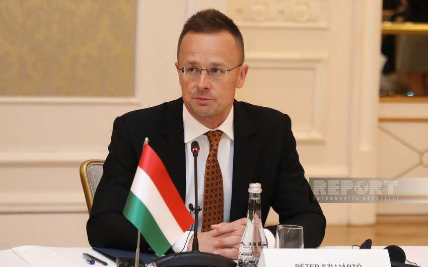 Hungarian FM arrives in Yerevan