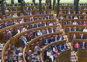 Парламент Испании отклонил предложение о вынесении вотума недоверия премьеру