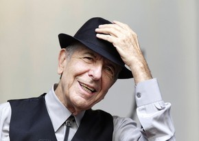 Canadian singer Leonard Cohen dies at age 82