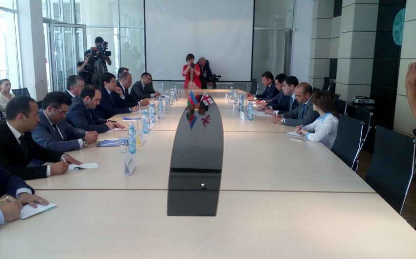 Фуад Мурадов встретился в Грузии с губернатором региона, где компактно проживают азербайджанцы