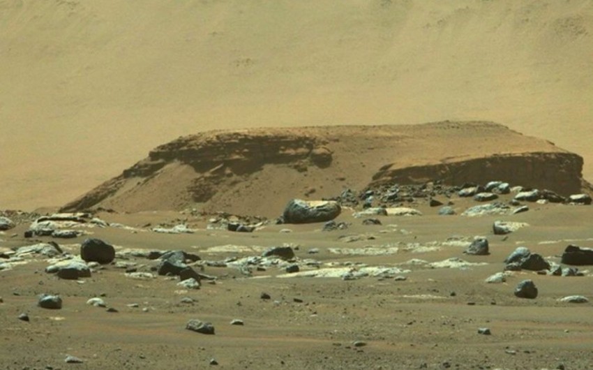 NASA shares photo indicating traces of life on Mars