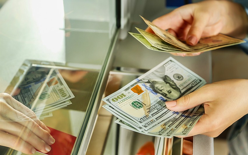 Azərbaycan bankları 9 ayda 2,7 milyard dollarlıq nağd xarici valyuta alıb-satıb 