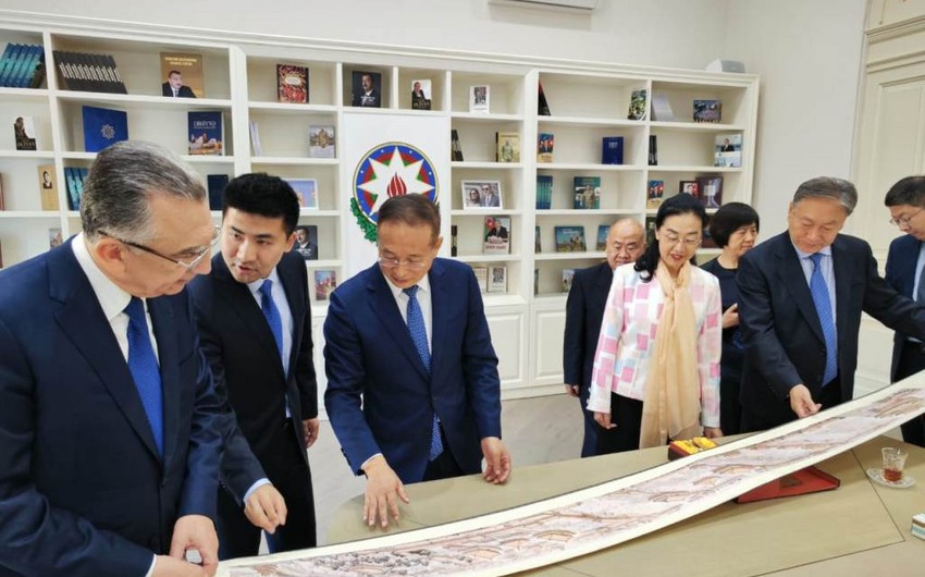 Делегация Пекина находится с визитом в Баку