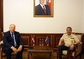 Министр обороны Азербайджана встретился с членом делегации Латвии в ПА НАТО