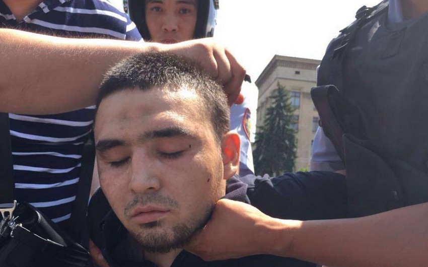 В Алматы задержан один из стрелявших по полицейским - ВИДЕО