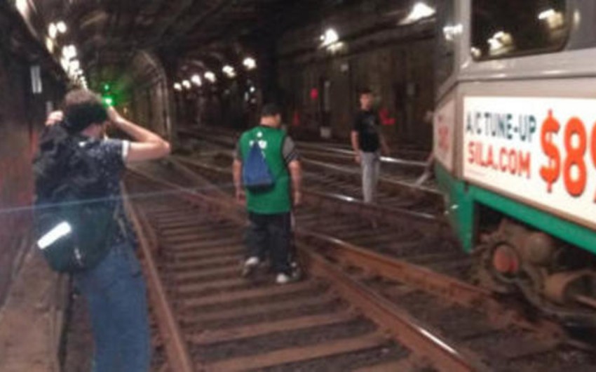 Поезд сошёл с рельсов в бостонском метро, есть пострадавшие - ВИДЕО