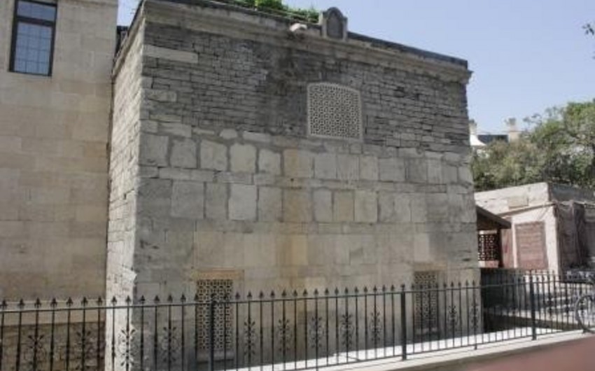 Стали известны причины закрытия мечети Ашурбек в Ичеришехер