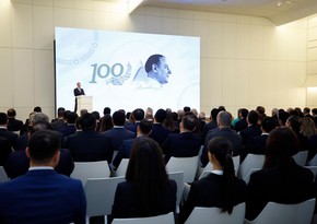 ЗАО AzerGold представило золотую монету, посвященную 100-летию великого лидера Гейдара Алиева