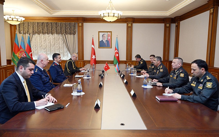 Министр обороны Азербайджана встретился с турецкой делегацией