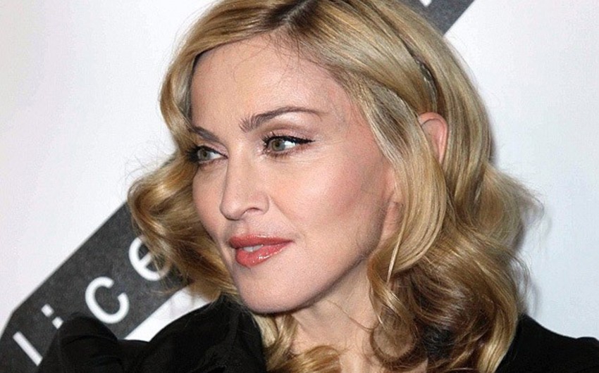 ​Мадонна обрушилась с критикой на Францию и Европу