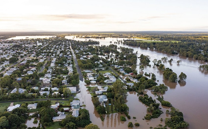 Ten dead in Australia flooding