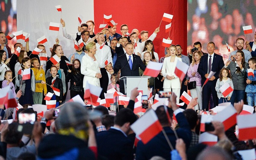 Анджей Дуда лидирует на президентских выборах в Польше