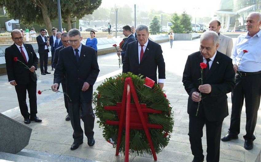 Nobel mükafatı laureatı Əziz Sancar Azərbaycana səfər edib