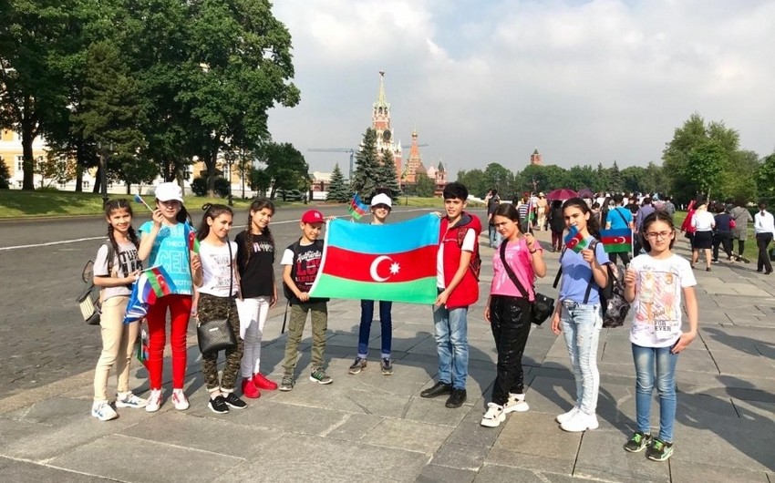 По инициативе Лейлы Алиевой воспитанники бакинских детских домов прибыли в Москву - ФОТО
