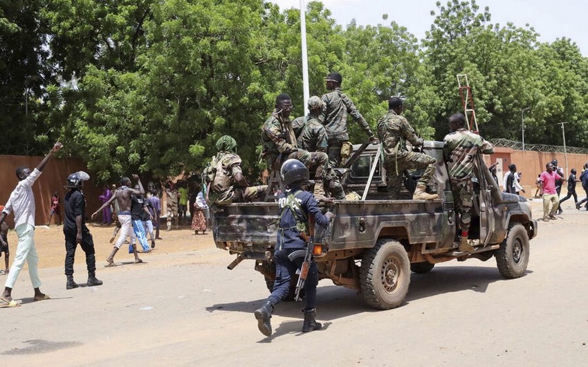 Nigerə hərbi müdaxilə Mali və Burkina-Fasoya müharibə elanı kimi qiymətləndiriləcək