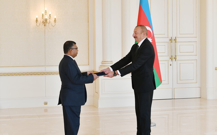 President Ilham Aliyev receives credentials of incoming Bangladeshi ambassador