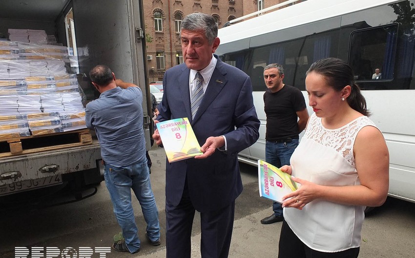 Education Ministry sends over 11,000 textbooks to Azerbaijanis in Georgia