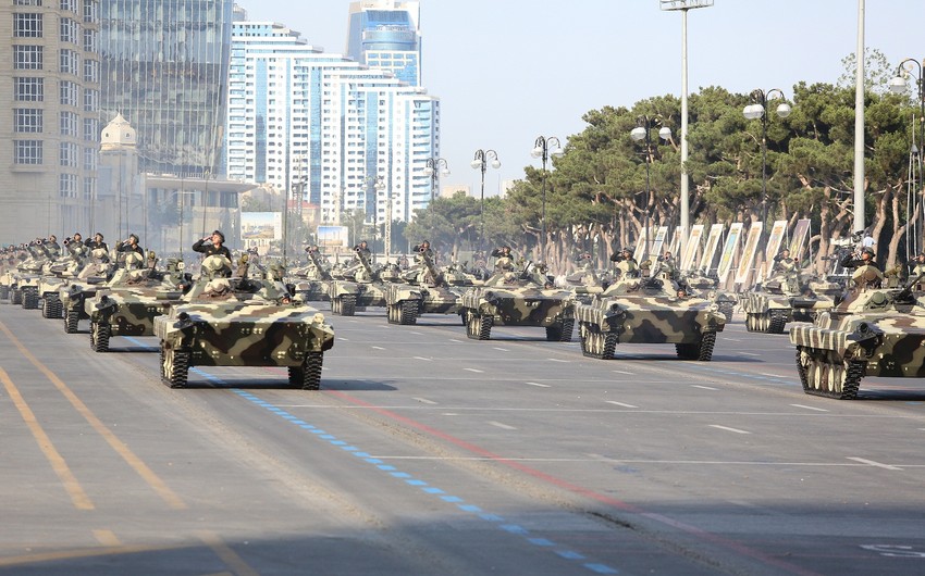 ​В Азербайджане отмечается День Вооруженных сил