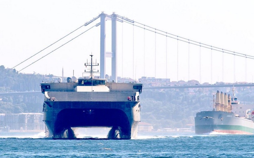 Американский десантный корабль вошел в Черное море