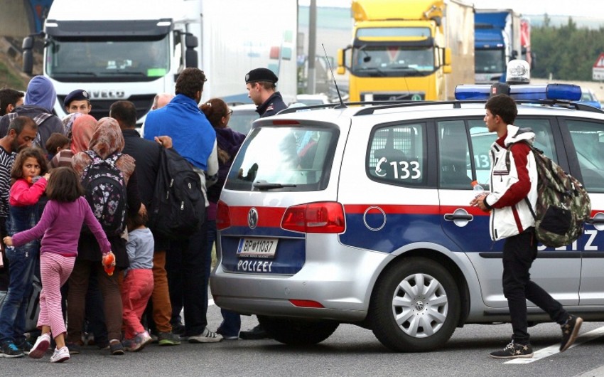 Полиция Австрии спасла 42 беженцев из рефрижератора