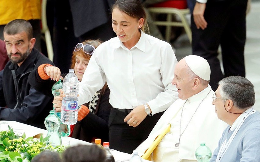 Папа Римский пригласил три тысячи бедняков разделить с ним трапезу