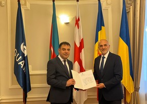 Seymur Mardaliyev presents his credentials to Secretary-General of GUAM