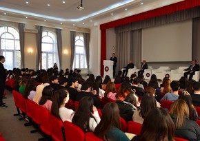 Prezident seçkilərində ilk dəfə səs verəcək tələbələrlə maarifləndirici seminarlar keçirilir