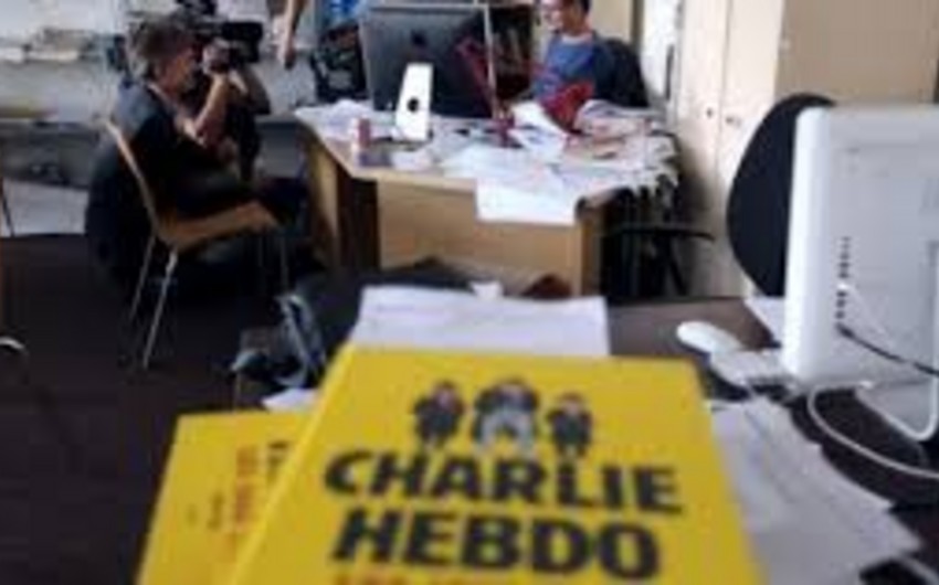 Charlie Hebdo временно прекращает выпуск новых номеров