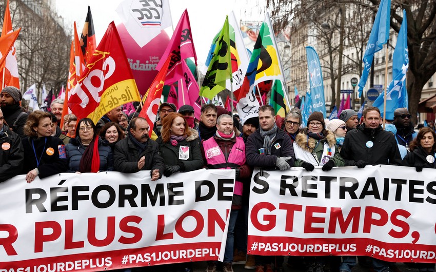 Во Франции продолжаются забастовки против пенсионной реформы