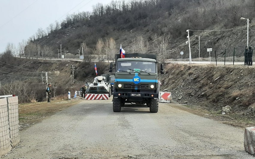 По дороге Ханкенди-Лачын беспрепятственно проехали автомобили российских миротворцев