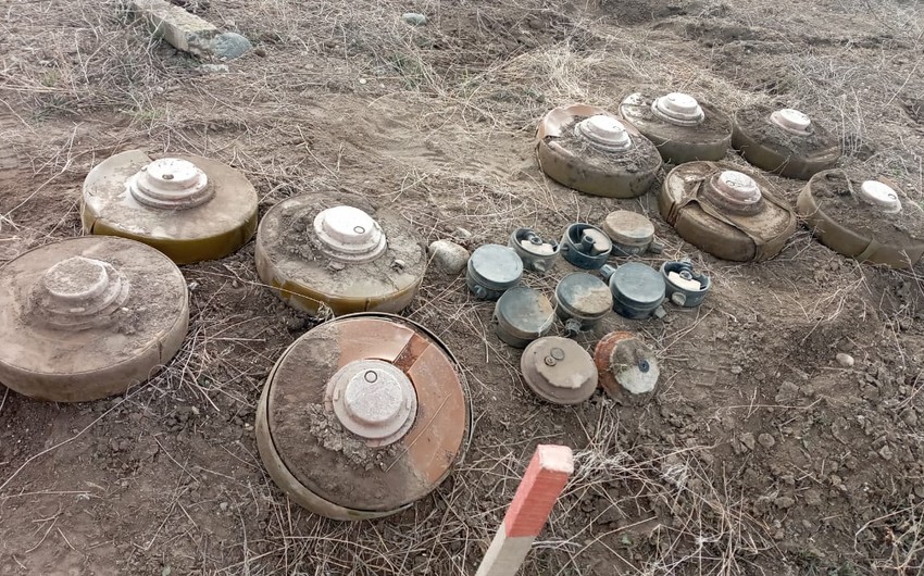 Расчищается от мин территория, на которой построят будущую дорогу в Суговушан