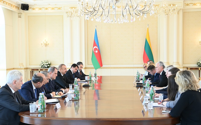 Azerbaijani, Lithuanian presidents hold expanded meeting