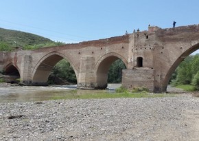 Azərbaycanın tarixi körpüsü bərpa olunur - FOTO