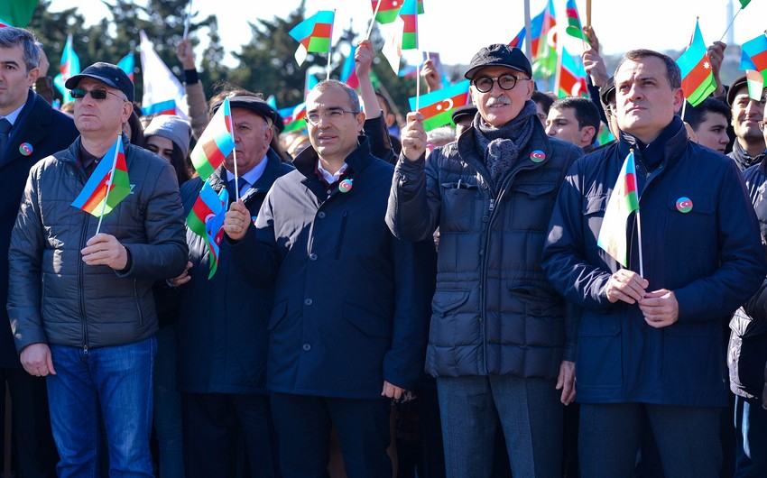 В Баку состоялось Флаговое шествие