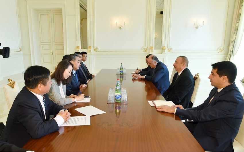 President Ilham Aliyev receives delegation led by Chinese foreign minister