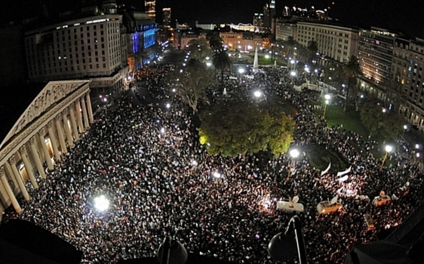 ​В Буэнос-Айресе акция протеста собрала 400 тыс. человек