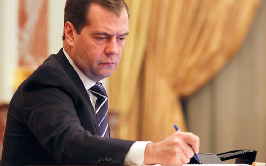 Dmitri Medvedev Azərbaycan məhsullarının Rusiyaya aparılmasını asanlaşdıran sərəncam imzalayıb