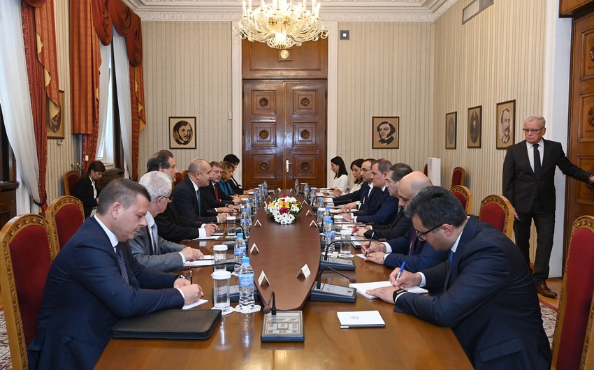 Jeyhun Bayramov meets with President of Bulgaria