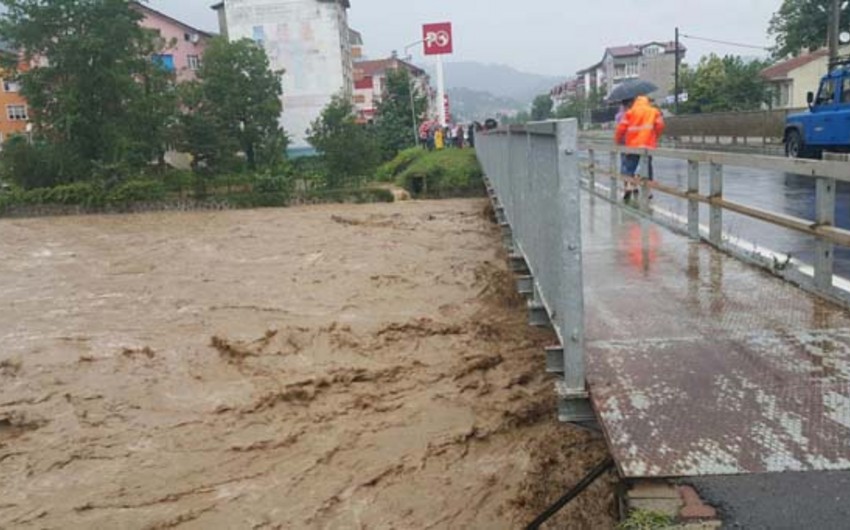 2 killed, 1 missing in Turkey floods - PHOTO