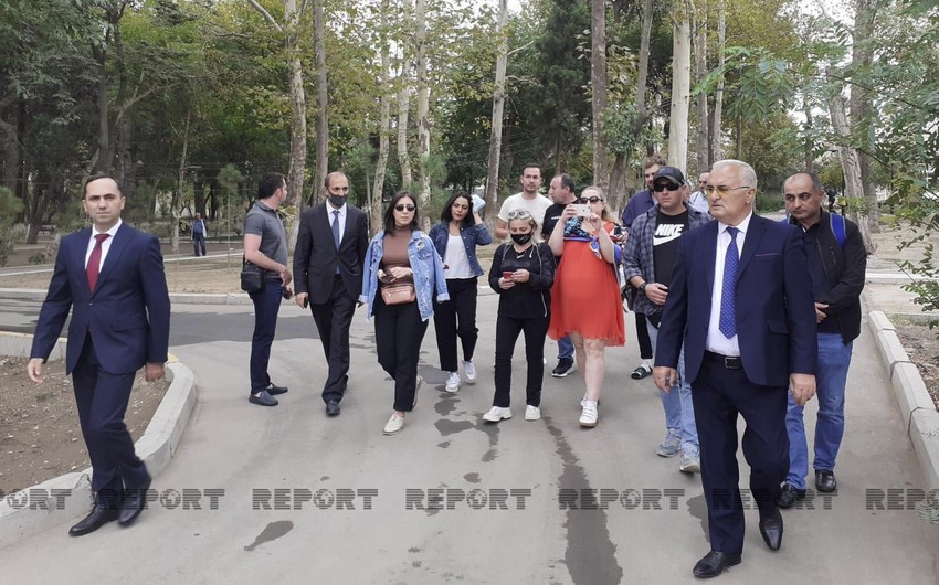 Группа грузинских журналистов находится в Гяндже