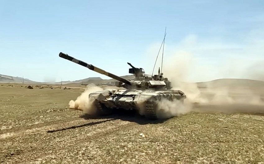 С танковыми подразделениями армии Азербайджана проводятся занятия по боевой подготовке