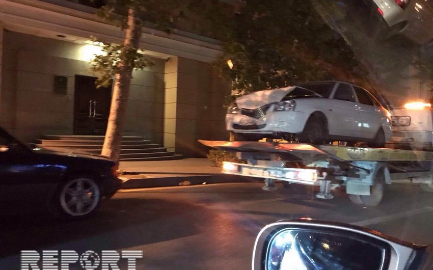 В Баку столкнулись 4 автомобиля, есть пострадавший - ФОТО