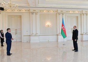 Ilham Aliyev receives credentials of new Kyrgyz envoy