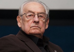 Polish film director Andrzej Wajda dies