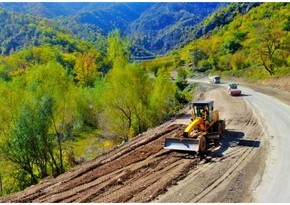 Suqovuşan-Sərsəng su anbarı-Qozlukörpü-Kəlbəcər avtomobil yolunun inşası davam edir