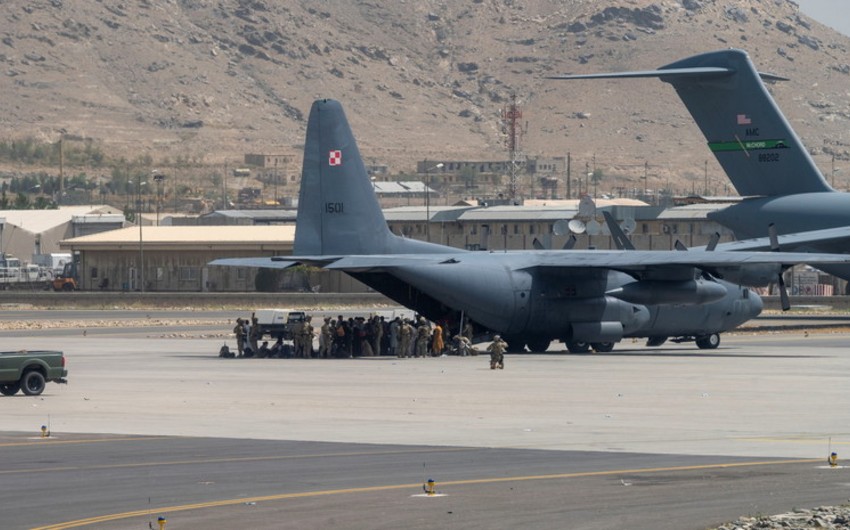 США эвакуировали из аэропорта Кабула около 7 тыс. человек