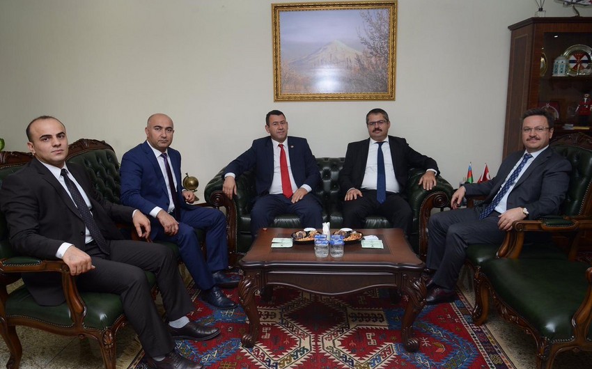 Azerbaijan's Ambassador to Turkey discusses bilateral cooperation with Iğdır governor