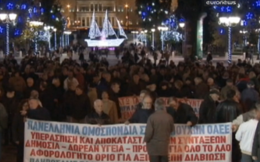 ​В Греции сотни пенсионеров вышли на акцию протеста против режима экономии