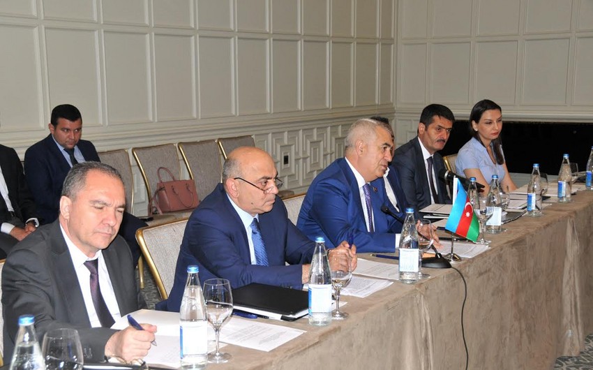 ​Азербайджан, Иран и Россия подписали в Баку документ о строительстве железной дороги