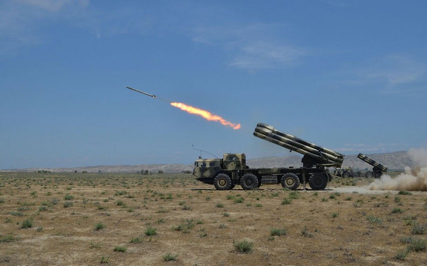 Azerbaijani rocket and artillery formations conduct live-fire exercises - VIDEO